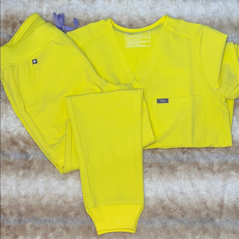 Lifesaver Yellow Figs scrubs